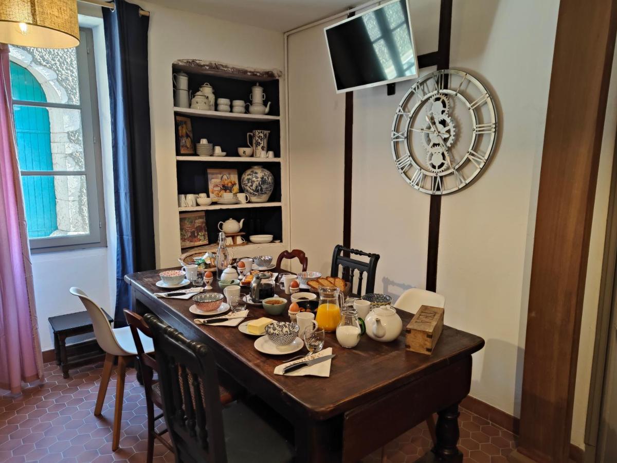 Le Chat Botte Chambres Et Table D'Hote Sur Reservation Arthez-de-Bearn Exterior foto
