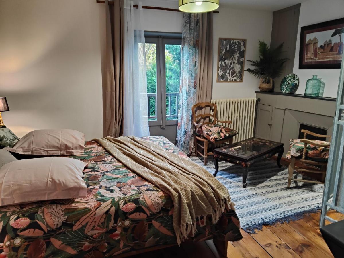 Le Chat Botte Chambres Et Table D'Hote Sur Reservation Arthez-de-Bearn Exterior foto