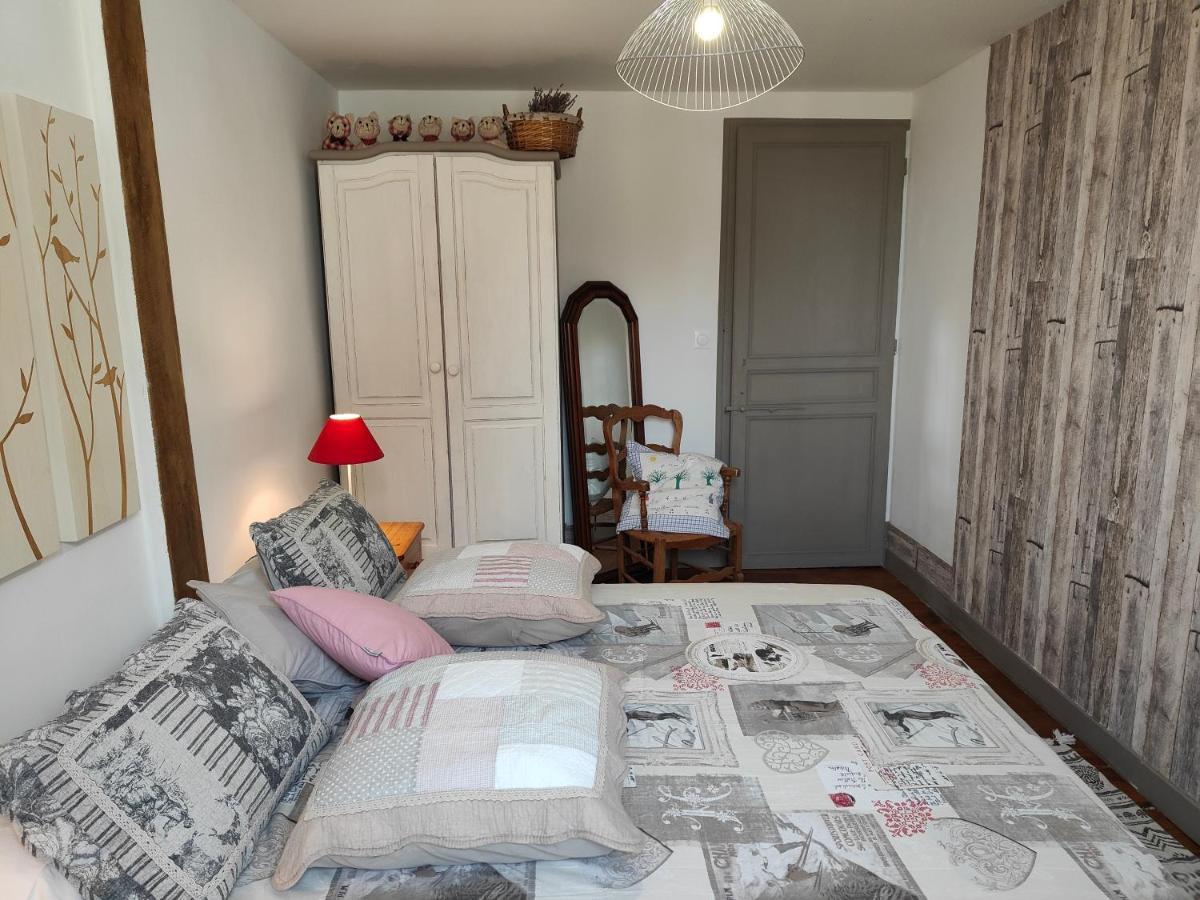 Le Chat Botte Chambres Et Table D'Hote Sur Reservation Arthez-de-Bearn Exterior foto